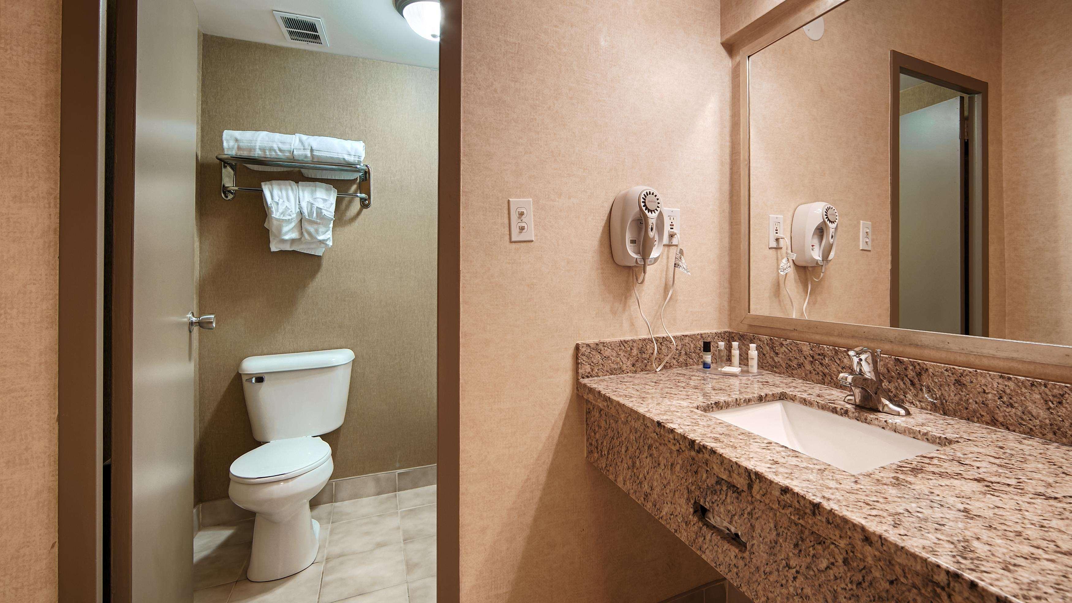 Best Western Plus Durham Hotel & Conference Centre Oshawa Eksteriør bilde